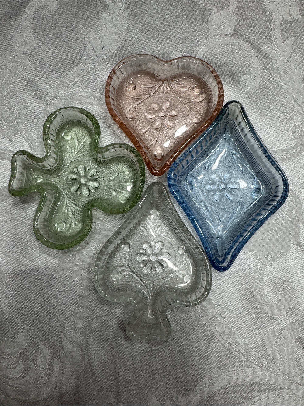 (4) Vtg. 1970’s Indiana glass Tiara sandwich ashtrays/treat dishes.